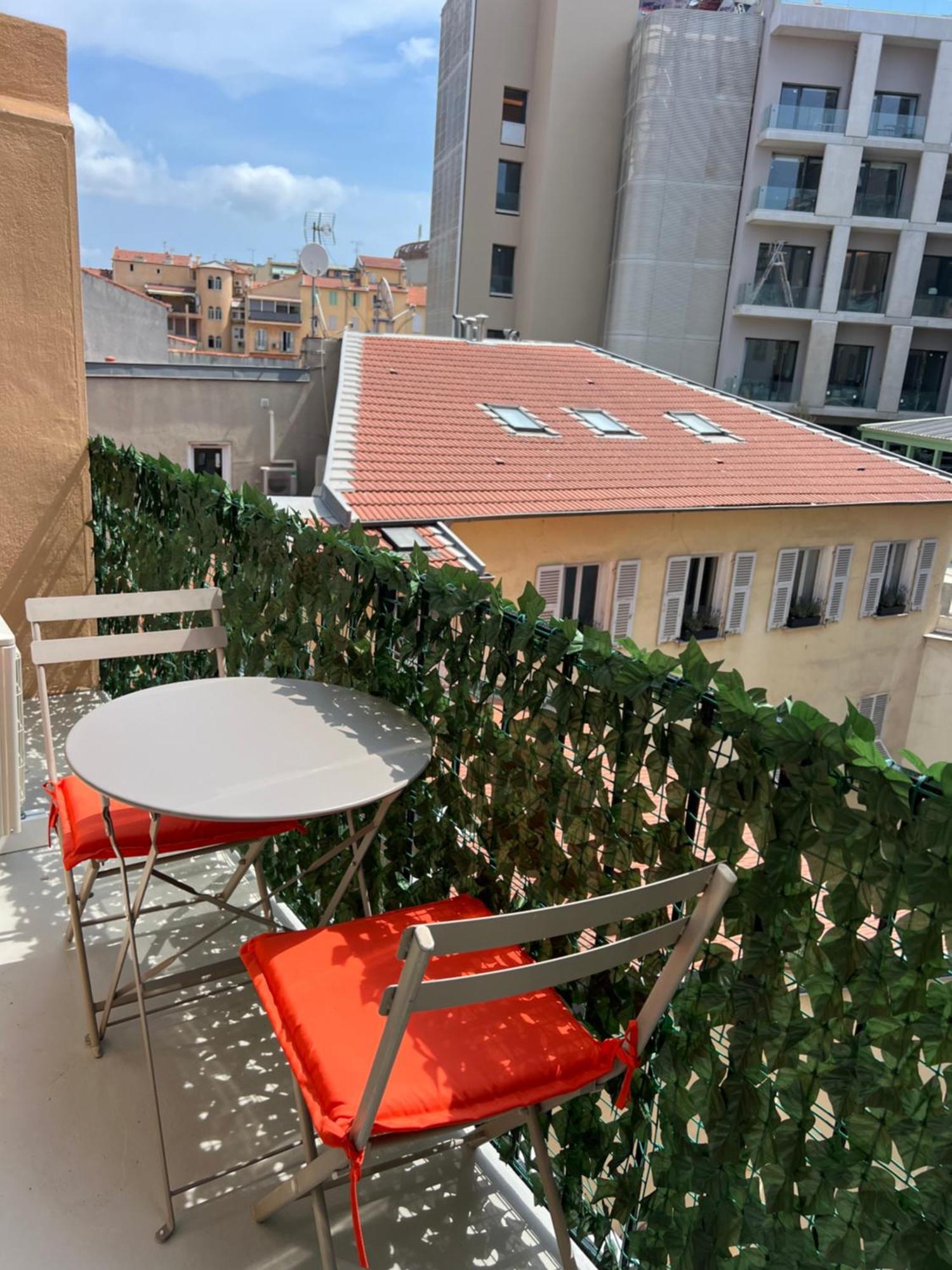 Center 2 Min Walk To Quiet Sunny Balcony Appartamento Nizza